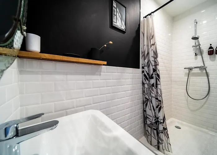 2 Personnes A 50m Des Commerces & *